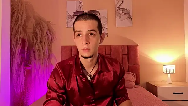 isaacblaze  online show from 05-19-26, 04:41