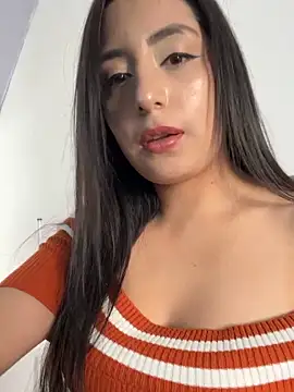 Snapshot of Tabatha_11 chatting on 06-18-26, 02:43 Tabatha 11 online show from 06-18-26, 02:43