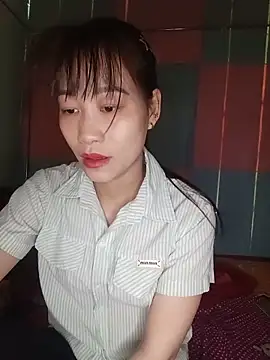 Snapshot of Logii_x chatting on 05-17-26, 11:56 Logii x online show from 05-17-26, 11:56
