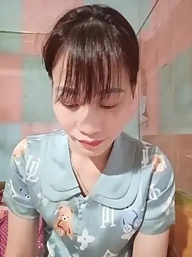 Snapshot of Logii_x chatting on 05-29-26, 03:32 Logii x online show from 05-29-26, 03:32