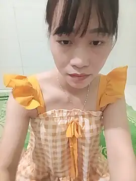 Snapshot of Logii_x chatting on 06-10-26, 02:12 Logii x online show from 06-10-26, 02:12