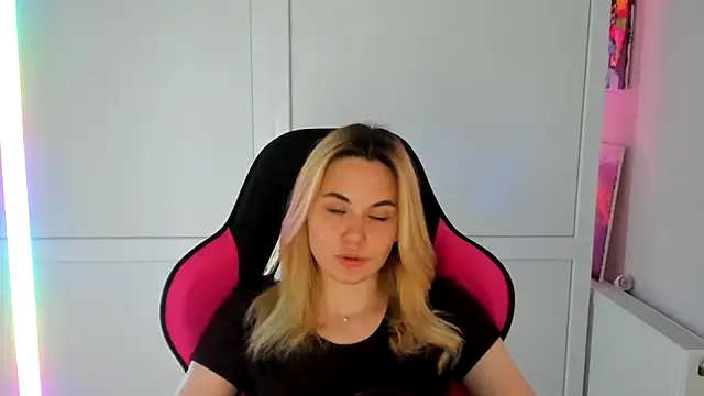 Emma starrs  online show from 06-20-26, 06:33