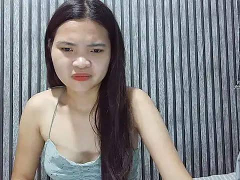 Snapshot of DivesOmnibus chatting on 06-18-26, 11:25 DivesOmnibus online show from 06-18-26, 11:25