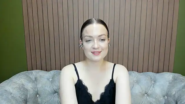 Mila Richardson online show from 05-31-26, 07:48