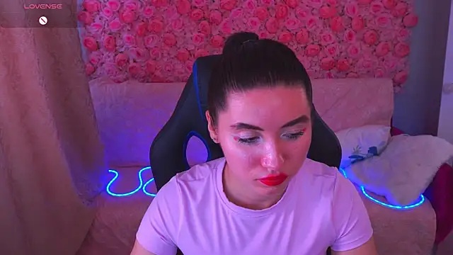 Snapshot of Lola_Leeee chatting on 05-12-26, 12:57 Lola Leeee online show from 05-12-26, 12:57