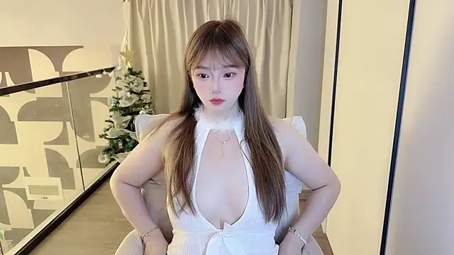 Snapshot of Amara-66 chatting on 06-17-26, 12:29 Amara-66 online show from 06-17-26, 12:29