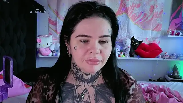 Snapshot of BigBootyHolly chatting on 07-17-26, 11:39 BigBootyHolly online show from 07-17-26, 11:39