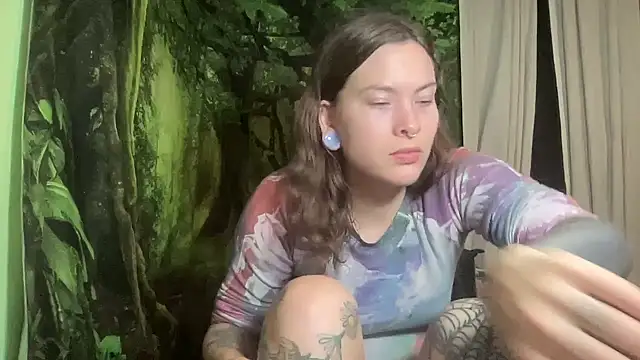 Snapshot of mo0ngoddess chatting on 11-22-25, 04:11 mo0ngoddess online show from 11-22-25, 04:11