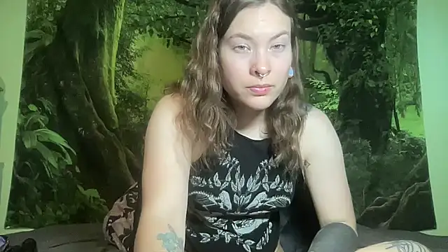 Snapshot of mo0ngoddess chatting on 05-20-26, 02:51 mo0ngoddess online show from 05-20-26, 02:51