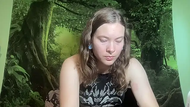 Snapshot of mo0ngoddess chatting on 06-06-26, 02:38 mo0ngoddess online show from 06-06-26, 02:38