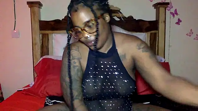 creamyamber online show from 04-28-26, 01:04