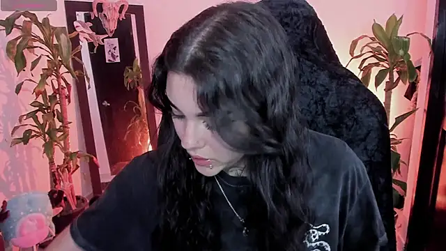 Snapshot of MissCharlottte_18 chatting on 06-03-26, 03:20 MissCharlottte 18 online show from 06-03-26, 03:20