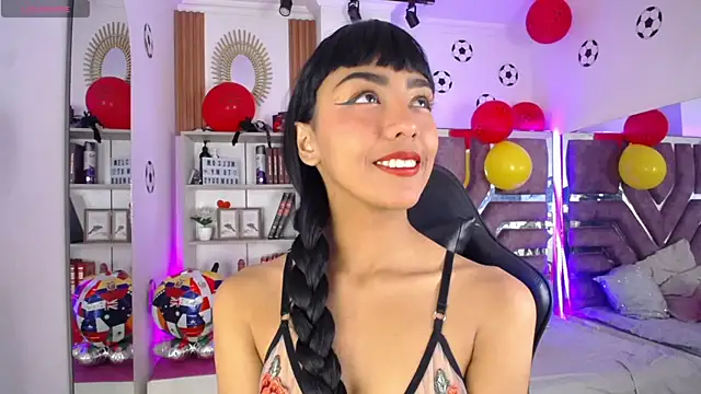 Snapshot of Violett_Gardenn chatting on 06-25-26, 11:15 Violett Gardenn online show from 06-25-26, 11:15