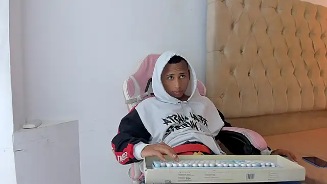 Supreme Badboy online show from 06-29-26, 04:19