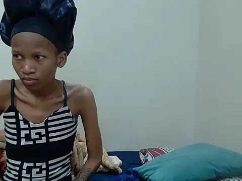 BubblesXXX3 online show from 05-13-26, 08:27
