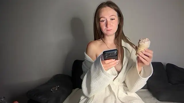 Freyastimeee online show from 06-03-26, 12:02