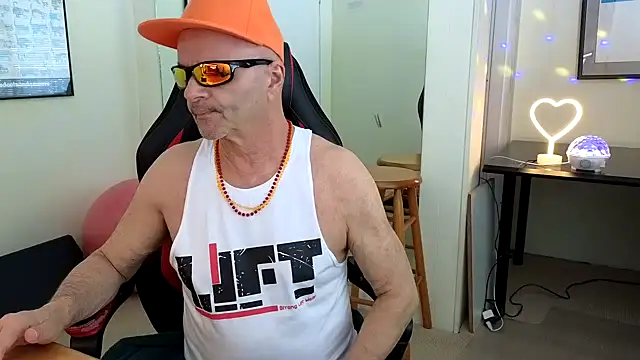 hotdadbod online show from 03-07-25, 09:38