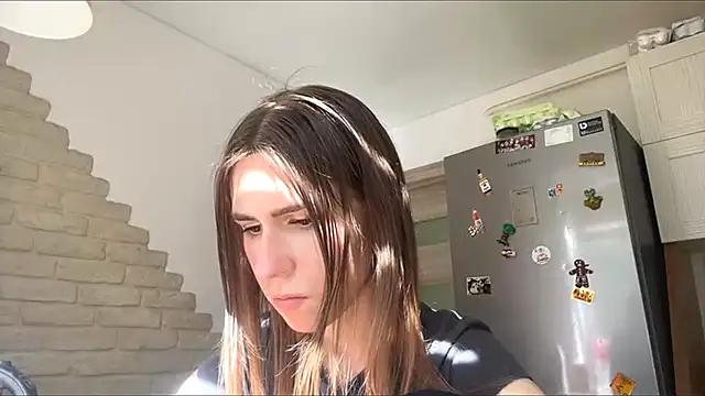 ZaraGuyette online show from 05-23-26, 02:10