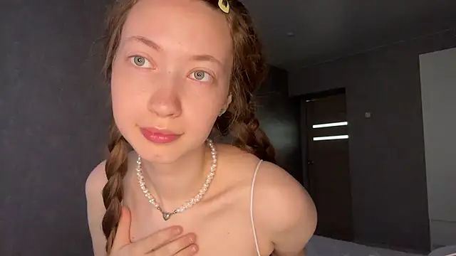 Emily Mur  online show from 05-19-26, 05:14