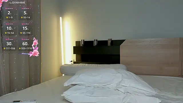 Snapshot of urblonde chatting on 12-03-24, 06:15 urblonde online show from 12-03-24, 06:15