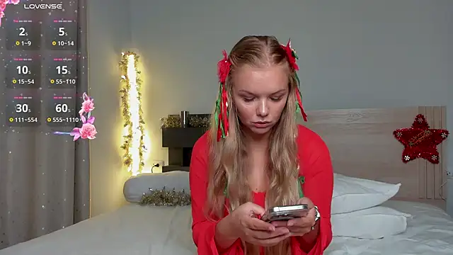 Snapshot of urblonde chatting on 12-21-24, 01:04 urblonde online show from 12-21-24, 01:04