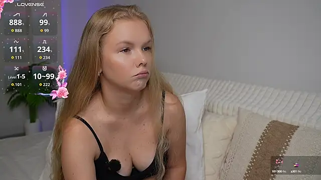 Snapshot of urblonde chatting on 09-19-25, 02:57 urblonde online show from 09-19-25, 02:57