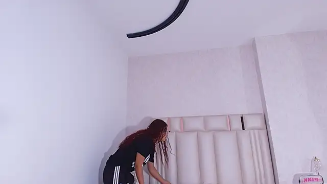 mia velvett  online show from 06-24-26, 11:53