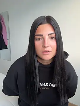 leaascorpioo online show from 05-18-26, 06:47