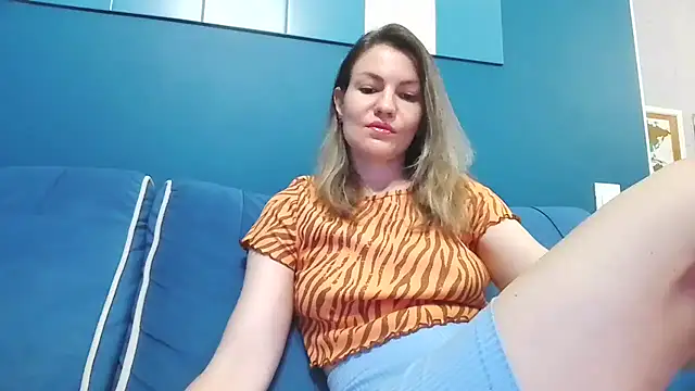 Snapshot of Margarett chatting on 05-13-26, 04:48 Margarett online show from 05-13-26, 04:48