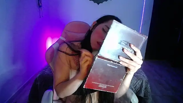LiLuciana online show from 06-16-26, 02:09