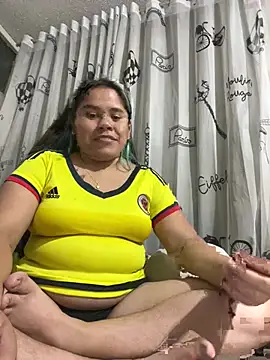 Snapshot of TuGatitaMiau075 chatting on 06-24-26, 03:38 TuGatitaMiau075 online show from 06-24-26, 03:38