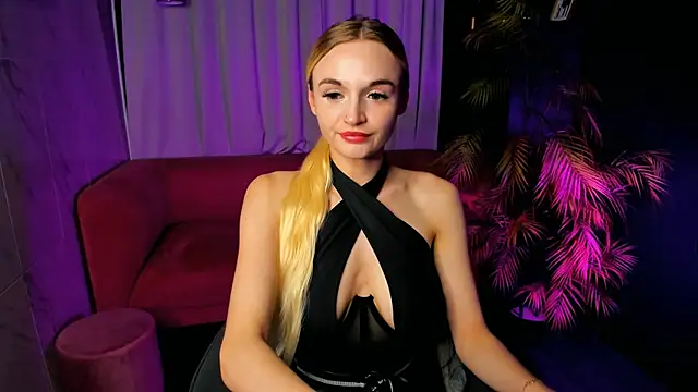 Snapshot of Mila__Lux chatting on 07-02-26, 08:48 Mila Lux online show from 07-02-26, 08:48