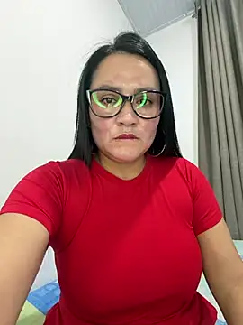 Snapshot of rousee69_ chatting on 05-22-26, 02:40 rousee69 online show from 05-22-26, 02:40