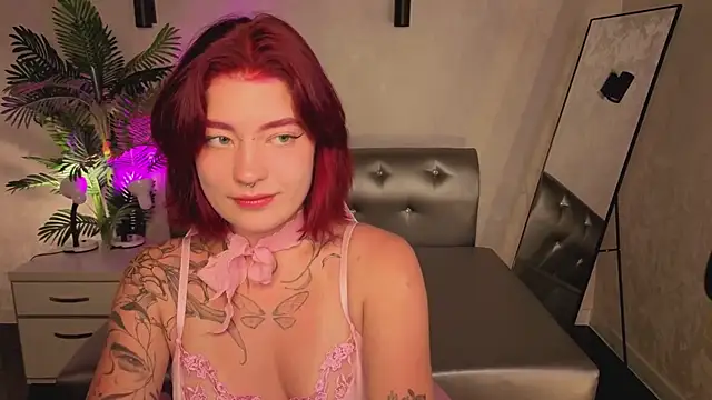 Snapshot of Nikki_Gringer chatting on 06-16-26, 01:08 Nikki Gringer online show from 06-16-26, 01:08