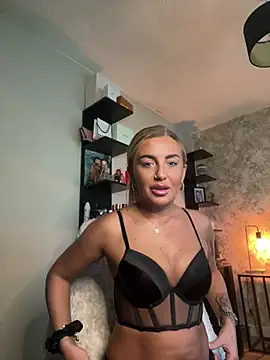 CharlottemilfUKx online show from 05-20-26, 06:14