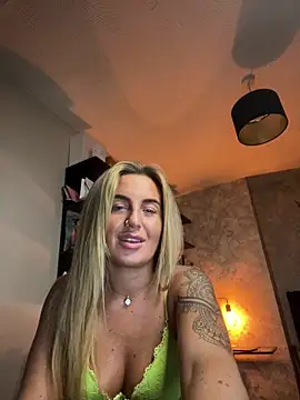 CharlottemilfUKx online show from 05-21-26, 11:34