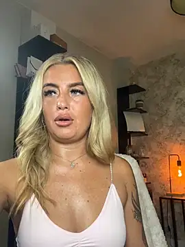 CharlottemilfUKx online show from 06-16-26, 06:54