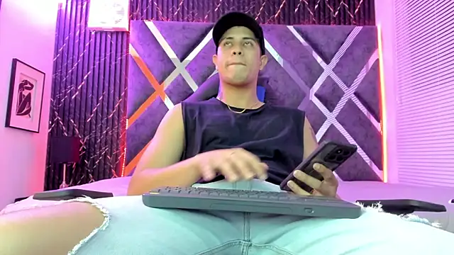 dominic connor online show from 06-11-26, 03:26