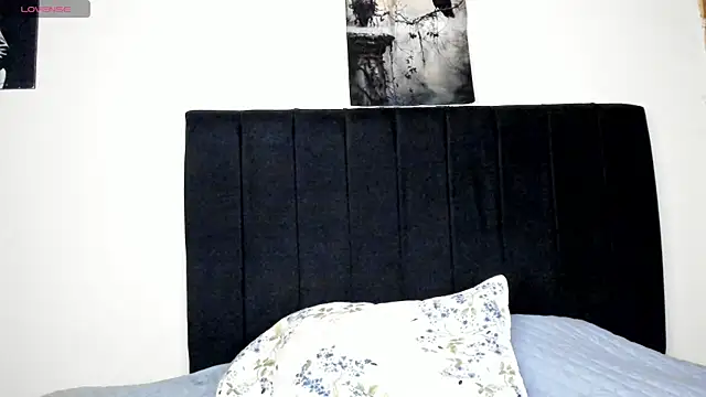 Snapshot of Eve_Colleen chatting on 07-17-26, 02:07 Eve Colleen online show from 07-17-26, 02:07