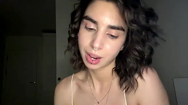JessiaRuezga online show from 05-31-26, 06:09