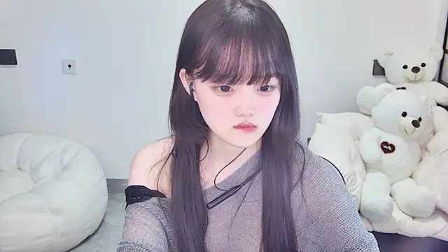 Evil-Bunny007 online show from 06-18-26, 12:42