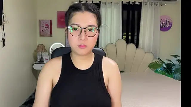 Snapshot of RingMyBelle chatting on 06-22-26, 02:46 RingMyBelle online show from 06-22-26, 02:46