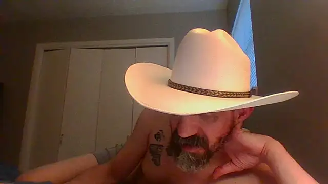 Snapshot of old_Domino chatting on 06-08-26, 12:27 old Domino online show from 06-08-26, 12:27
