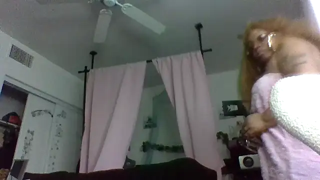 Snapshot of NailGoddessnow chatting on 02-08-26, 12:47 NailGoddessnow online show from 02-08-26, 12:47