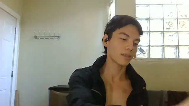 Snapshot of Allen8707 chatting on 08-09-26, 02:22 Allen8707 online show from 08-09-26, 02:22