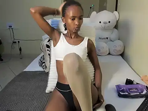 KendiLuxe online show from 05-30-26, 05:10