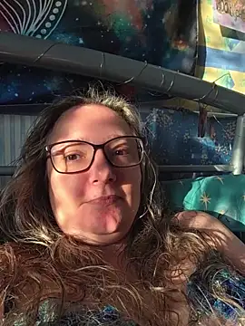 Izzylove47 online show from 06-19-26, 05:34