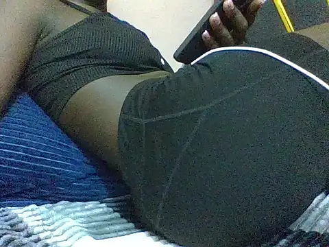 Curvyqueeh online show from 06-25-26, 07:18