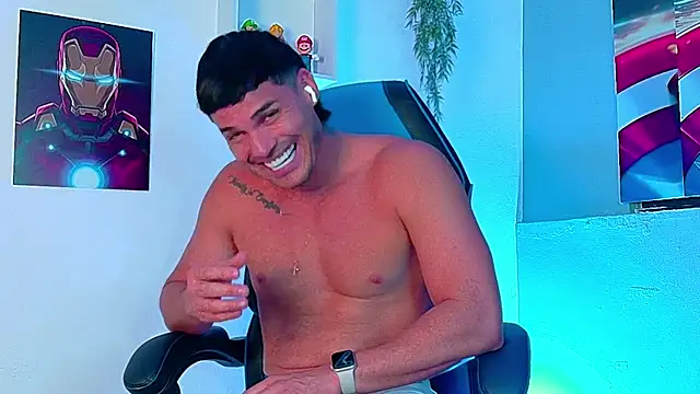 Snapshot of santiago_santii chatting on 08-06-26, 12:56 santiago santii online show from 08-06-26, 12:56