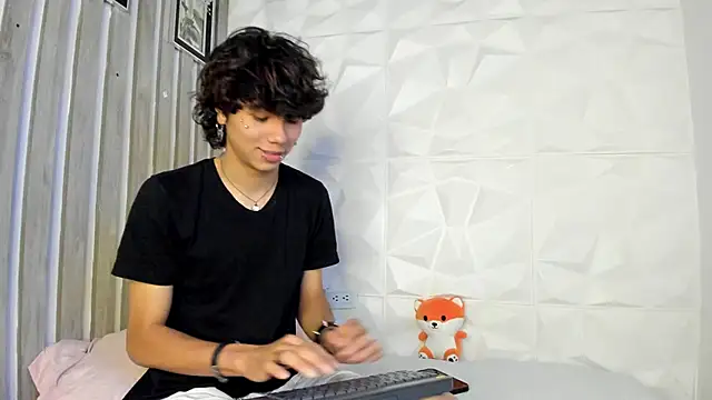 Snapshot of sckrapper chatting on 05-25-26, 12:00 sckrapper online show from 05-25-26, 12:00